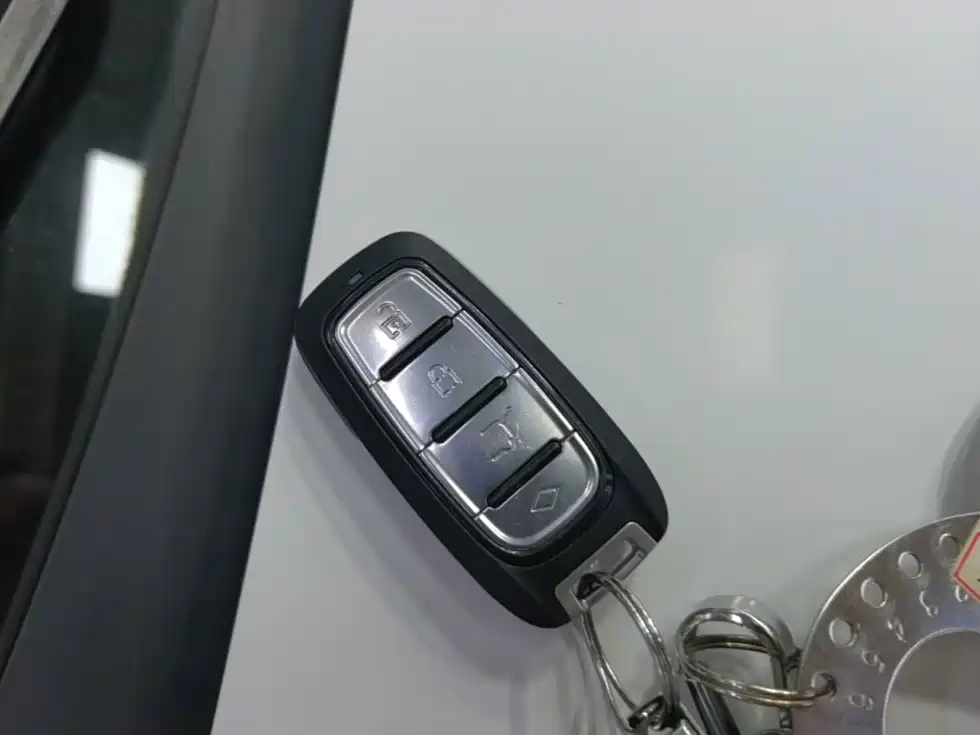 Roewe i6 MAX New Energy — миниатюра 9