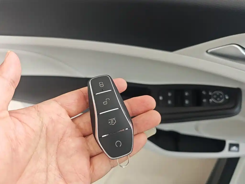 BYD Yuan Pro — миниатюра 9