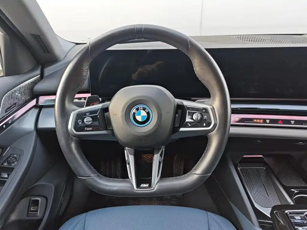 BMW I5
