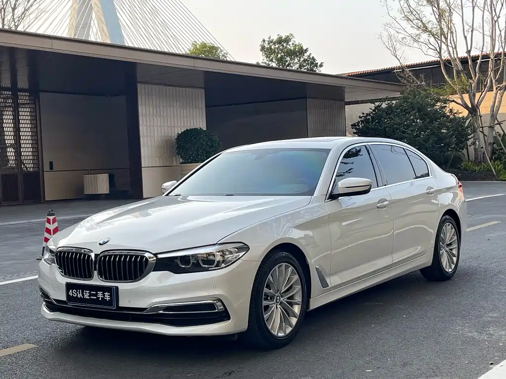 BMW 5 SERIES