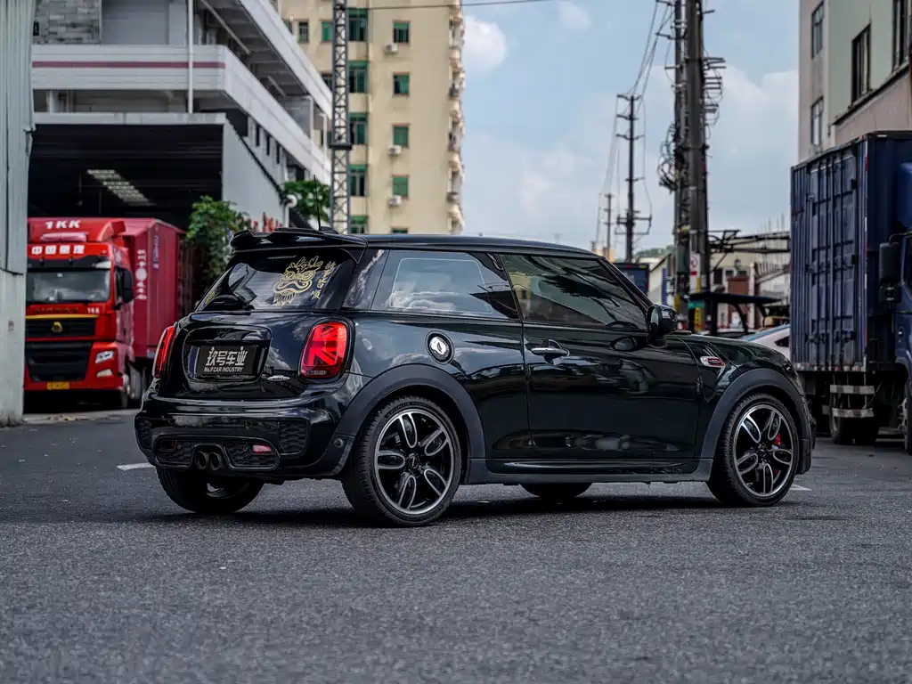 MINI JCW