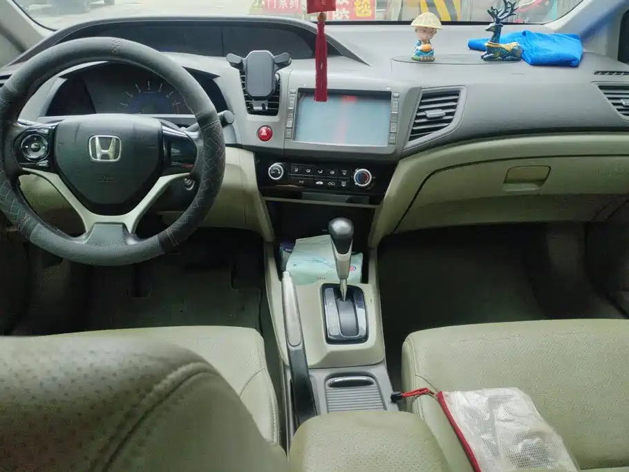 Honda Civic — миниатюра 12