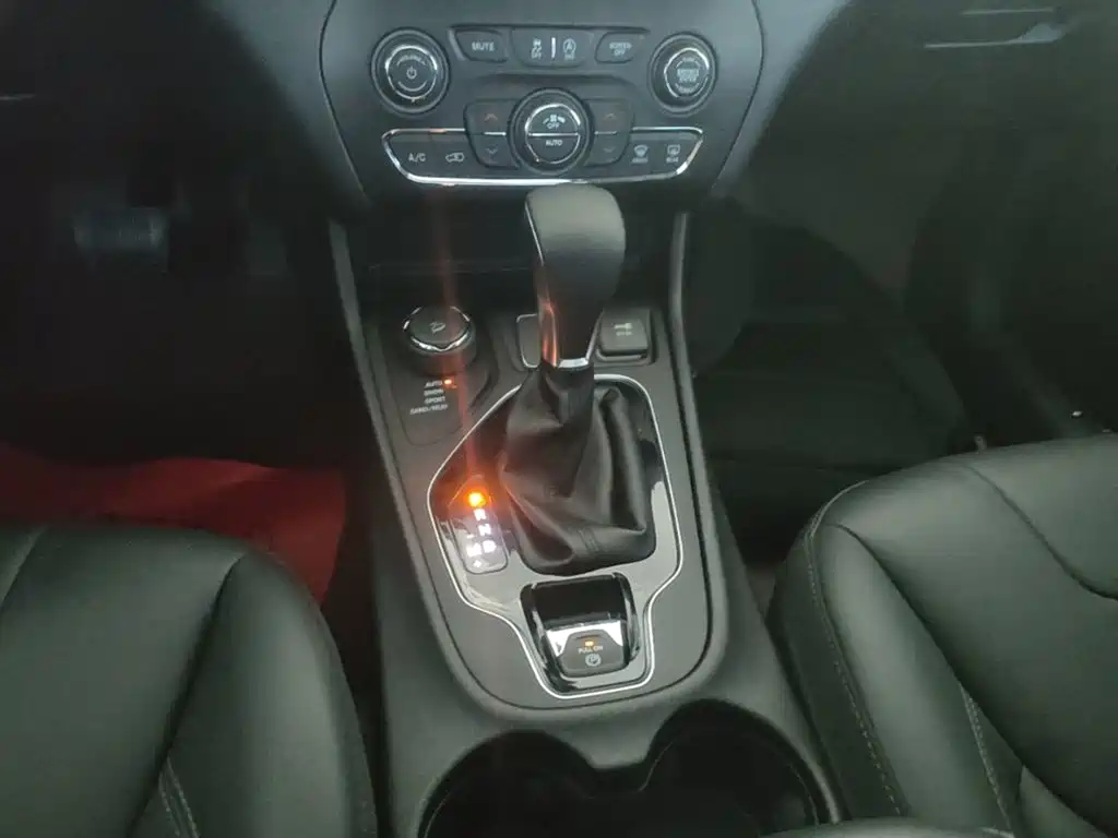 Jeep Cherokee — миниатюра 14