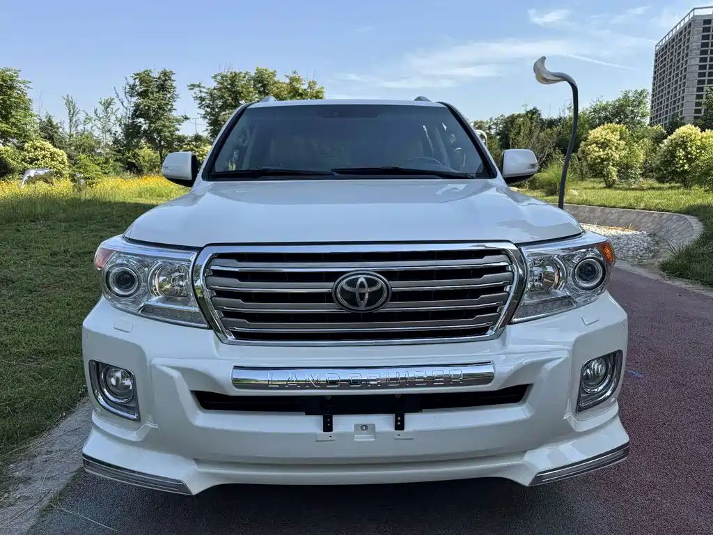 Toyota Land Cruiser 2015 5.7L