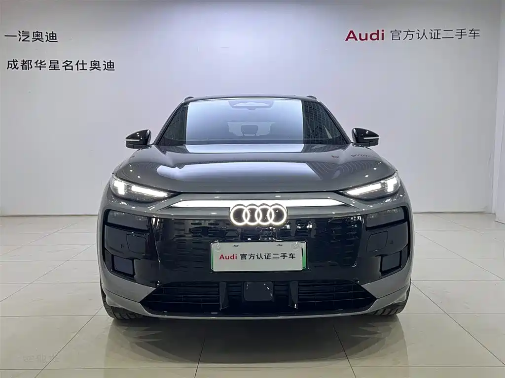 AUDI Q6L E TRON