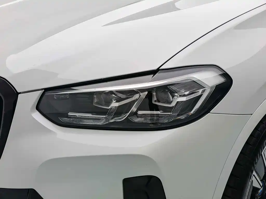 BMW iX3 — миниатюра 17