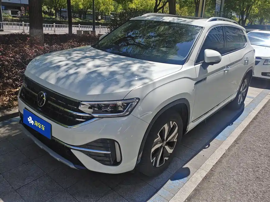 Volkswagen GTE PHEV 2024