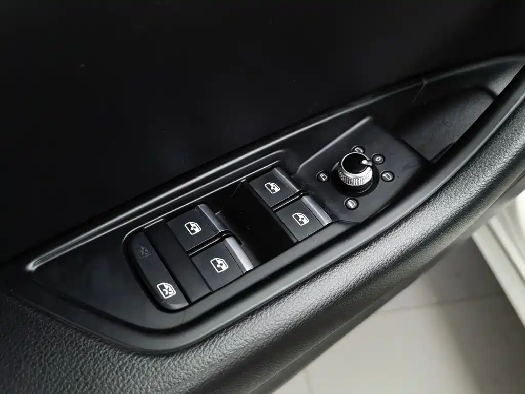Audi A4L — миниатюра 9