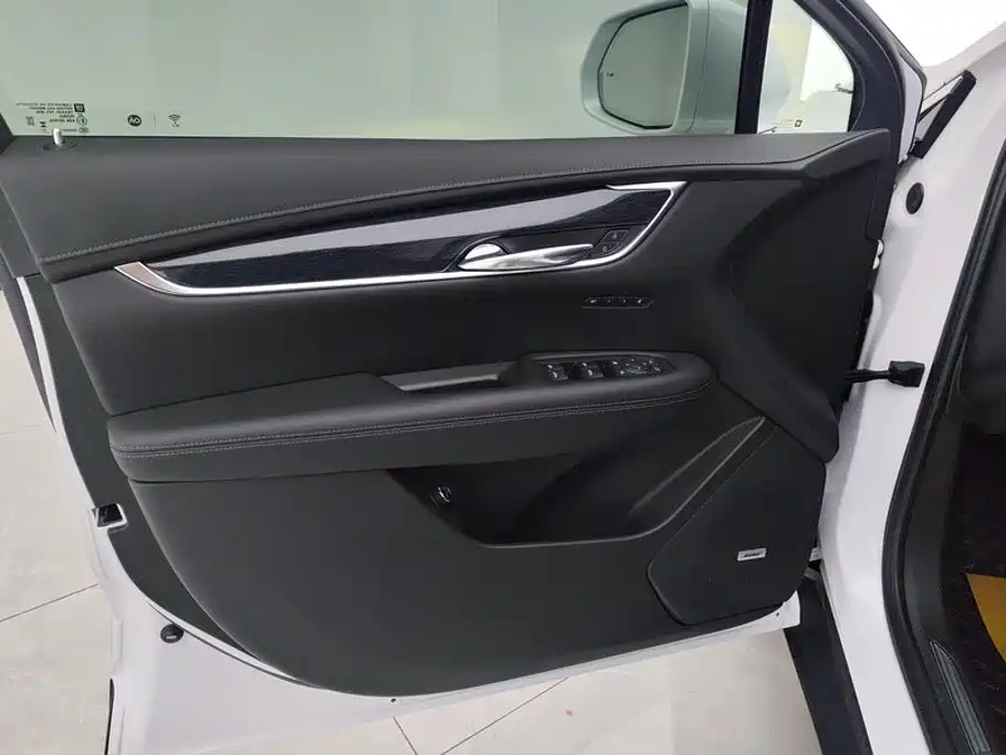 Cadillac XT5 — миниатюра 7