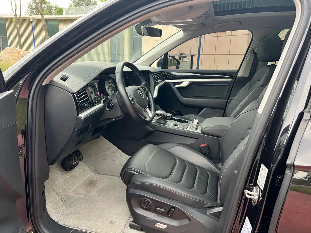 Volkswagen Touareg — миниатюра 10