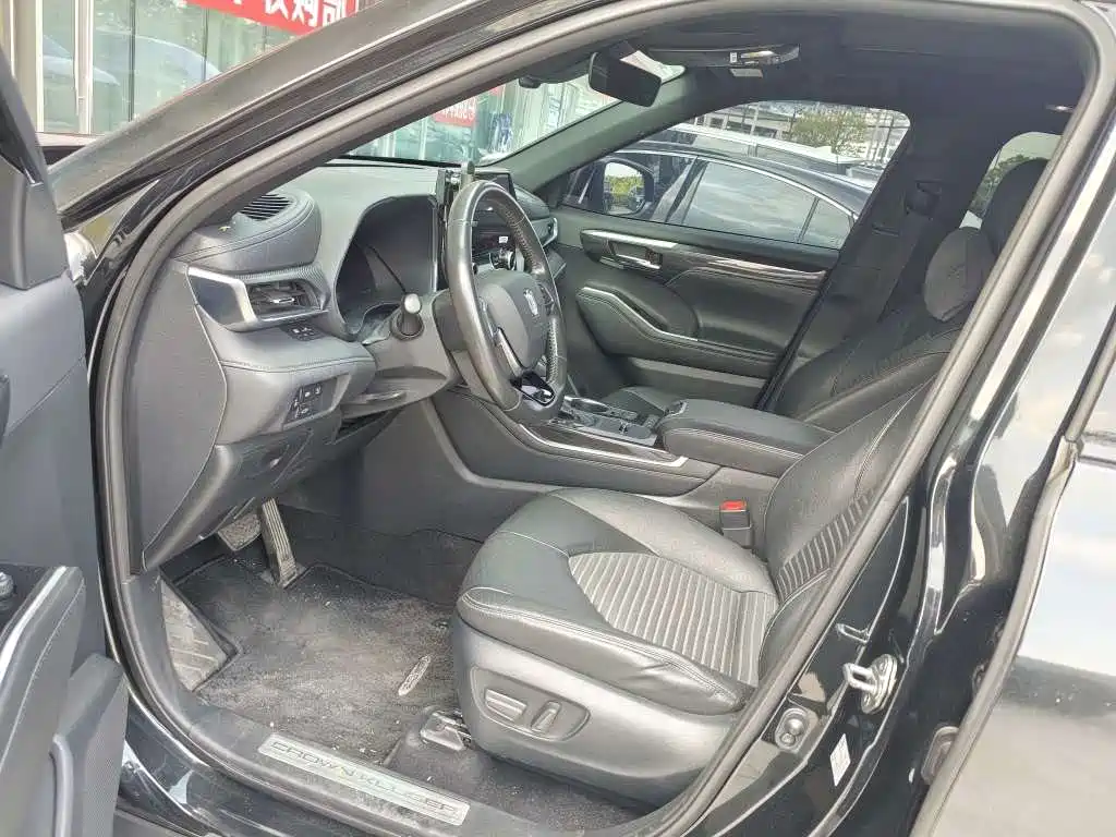 Toyota Crown Kluger — миниатюра 4