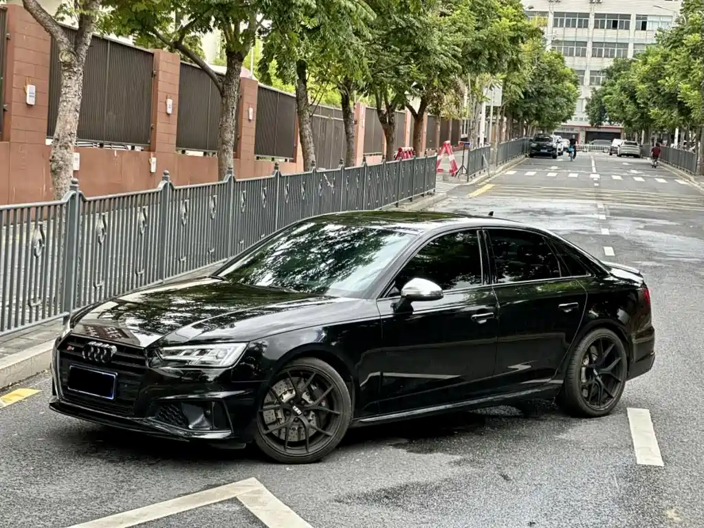 Audi S4