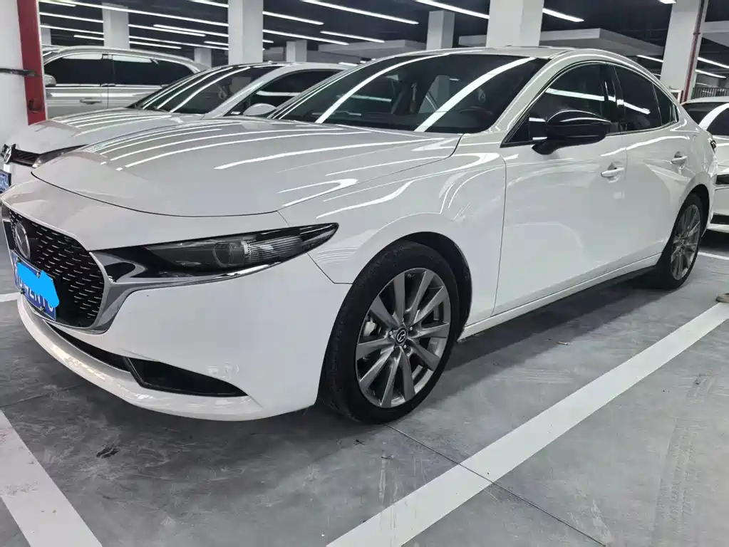 Mazda 3 Axela 2022