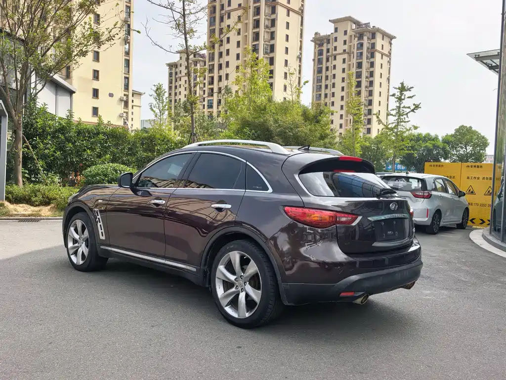 Infiniti QX70 — миниатюра 15