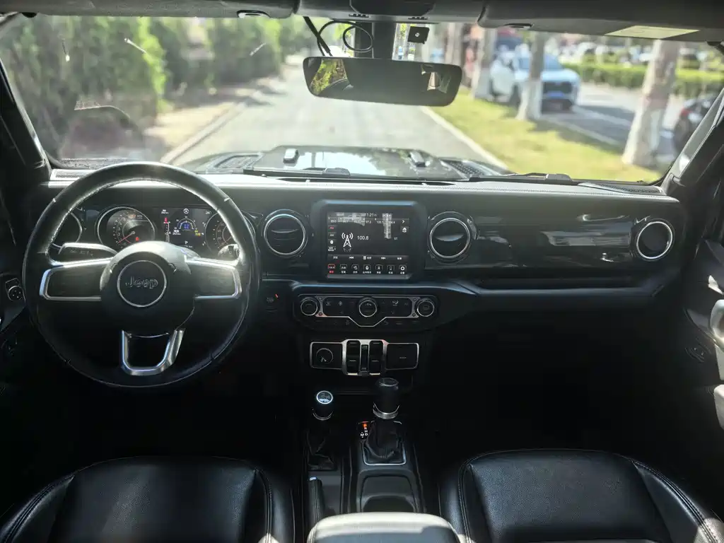 Jeep Wrangler — миниатюра 9