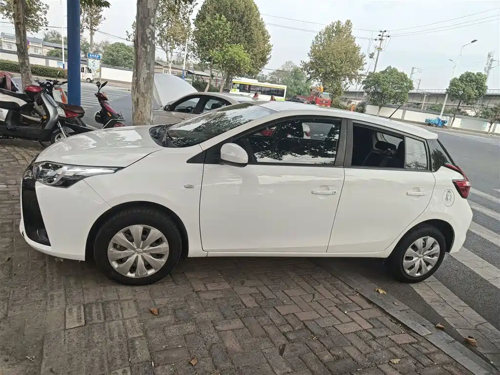 TOYOTA YARIS L ZHIXUAN