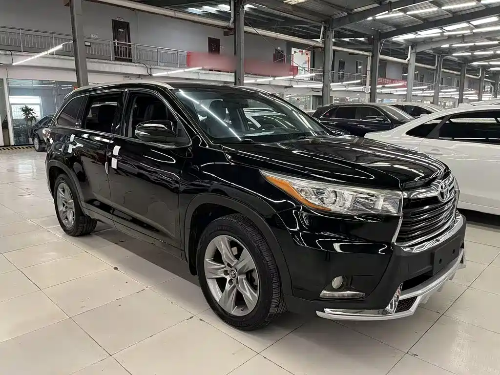 Toyota Highlander 2015 2.0T Luxury 7 мест