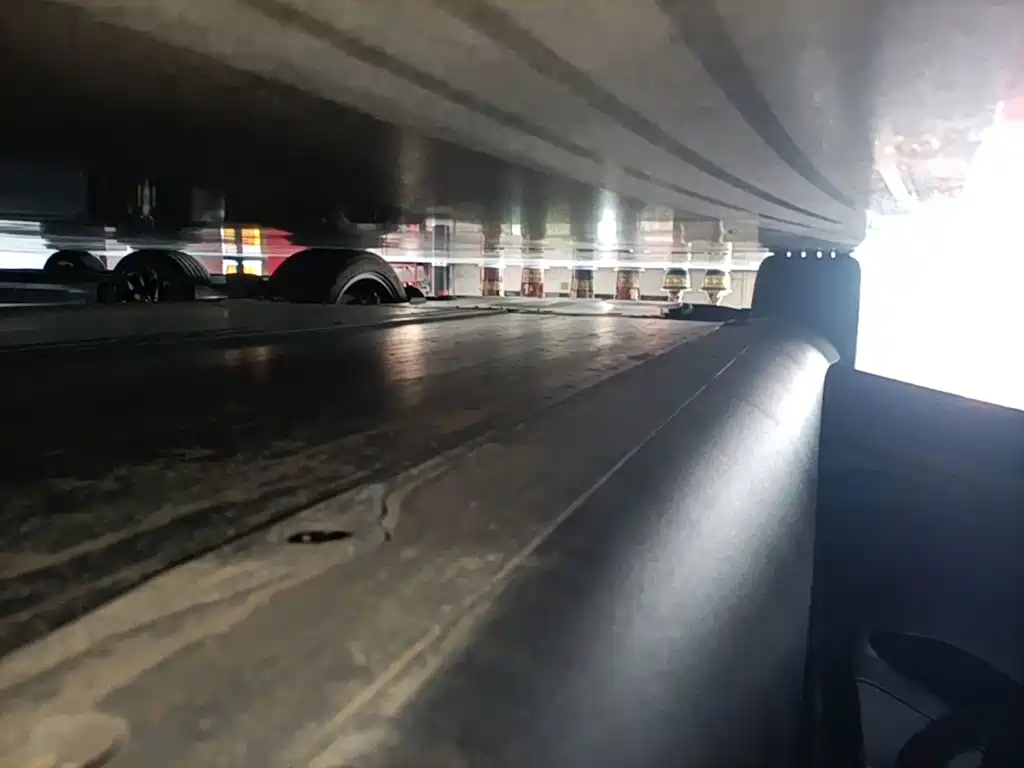 Tesla Model Y — миниатюра 22