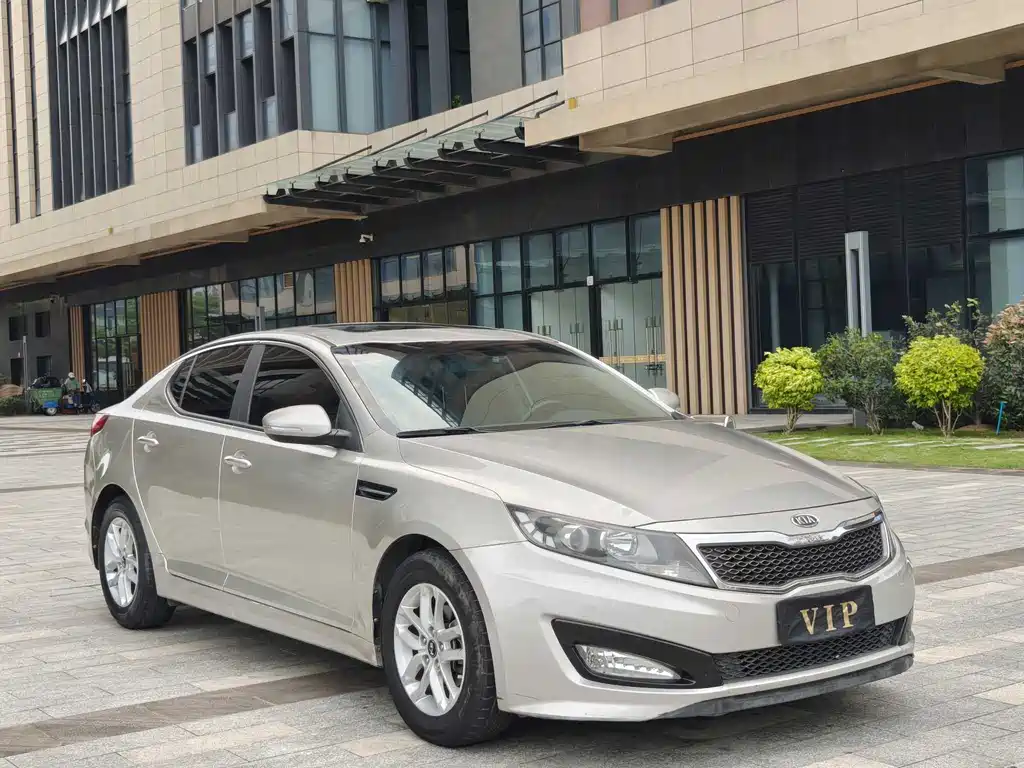 Kia K5 2011