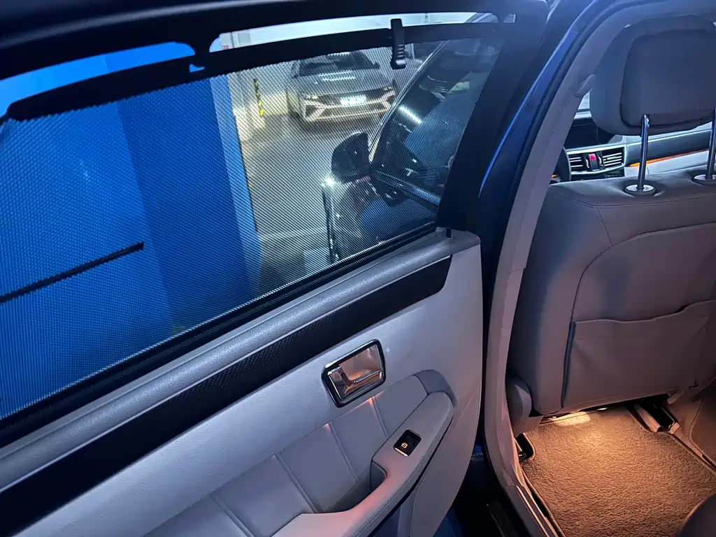 Mercedes-Benz E-Class — миниатюра 3