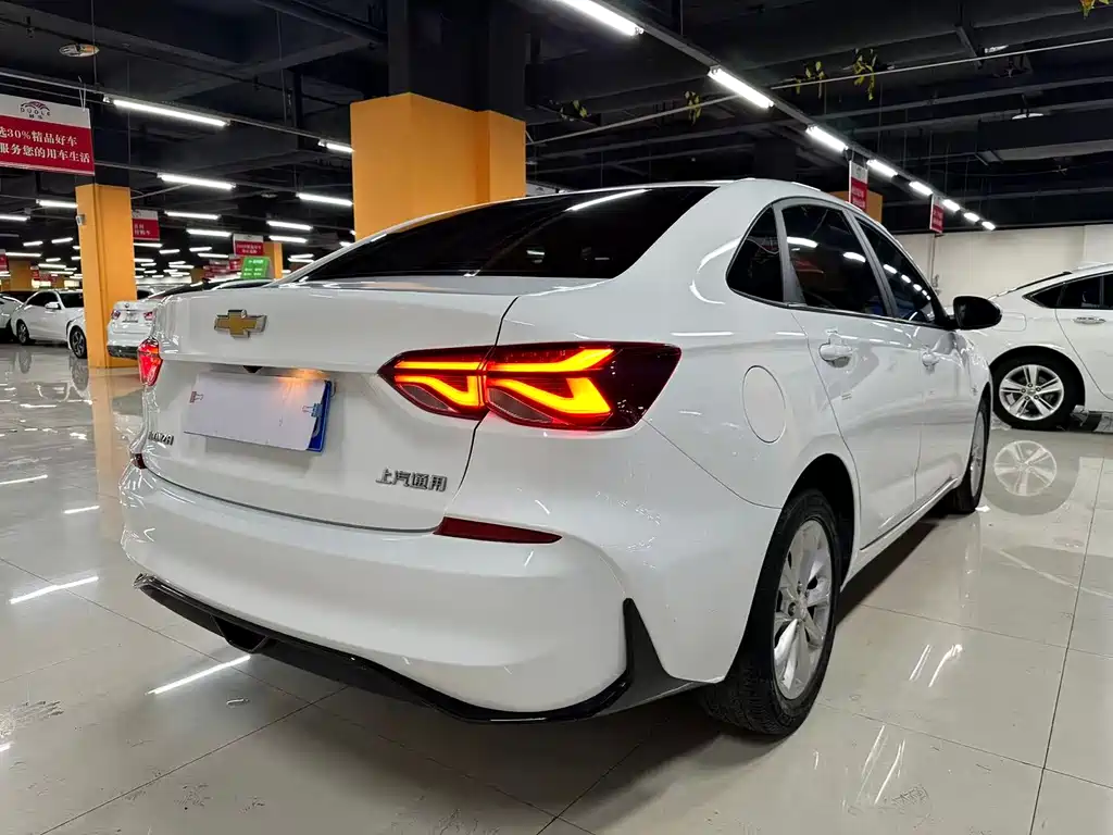 Chevrolet Cruze 2023 — фото 15