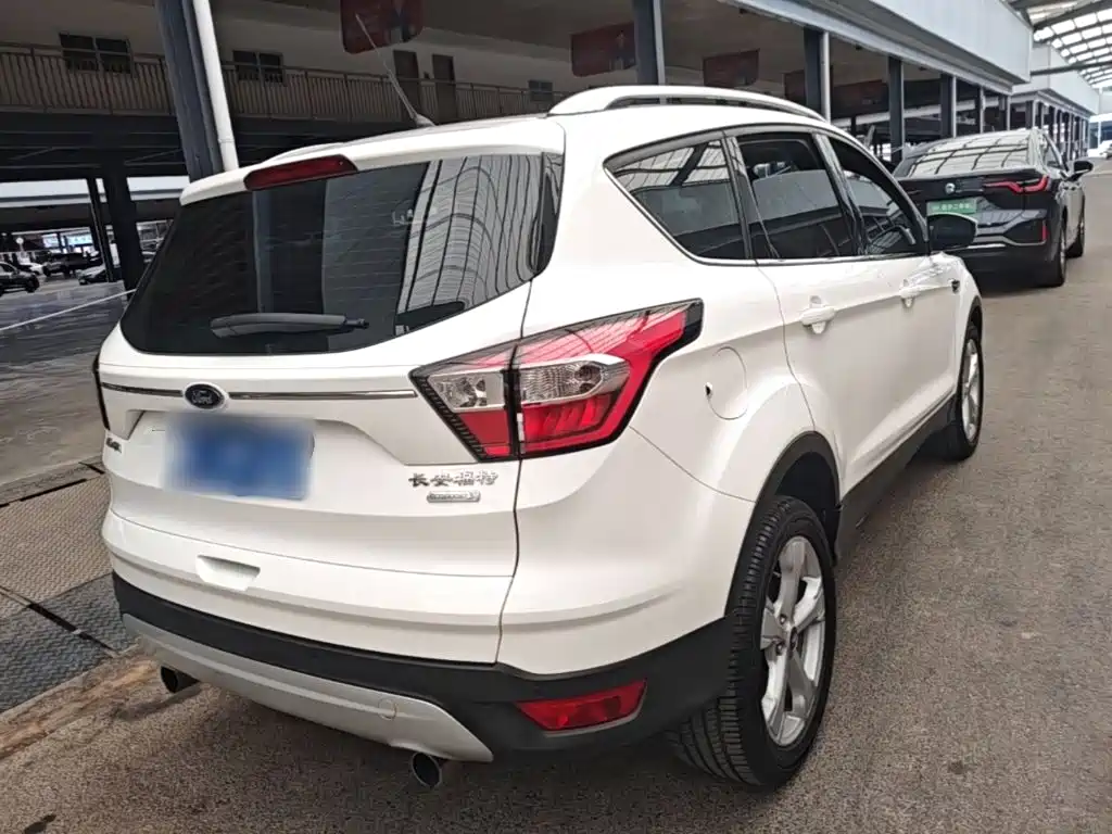 Ford Kuga — миниатюра 7