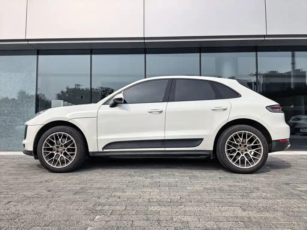 Porsche Macan — миниатюра 5