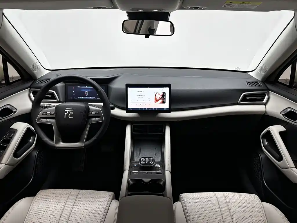 BYD Yuan UP — миниатюра 12