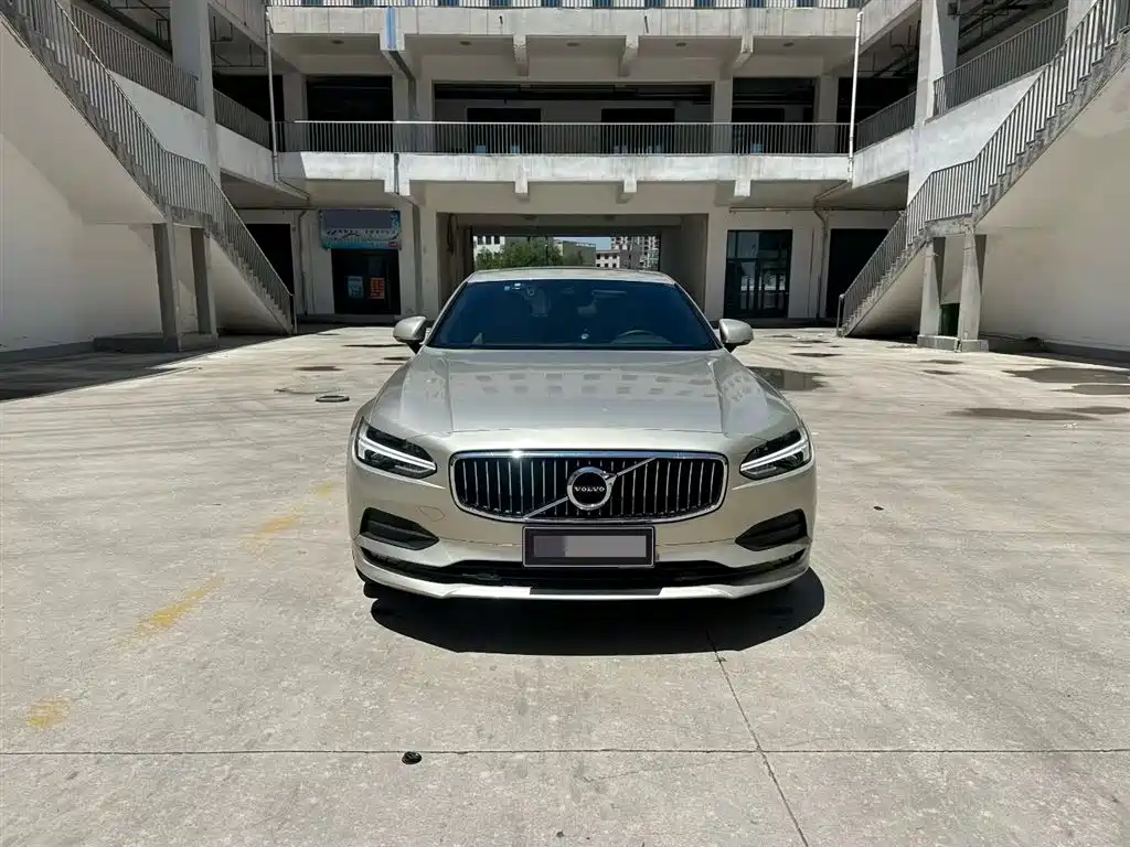 Volvo S90 2018 T4