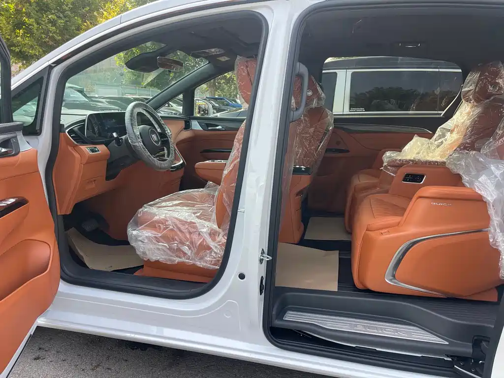 Buick GL8 Hybrid — миниатюра 12