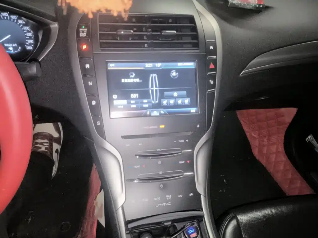 Lincoln MKZ 2014 2.0T