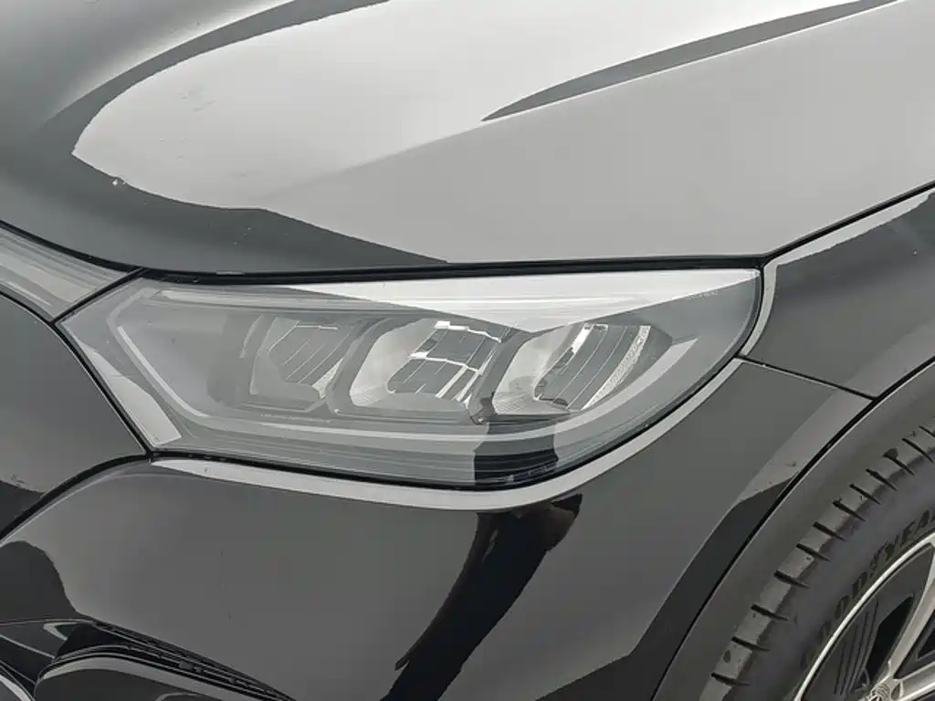 Mercedes-Benz EQE SUV — миниатюра 13