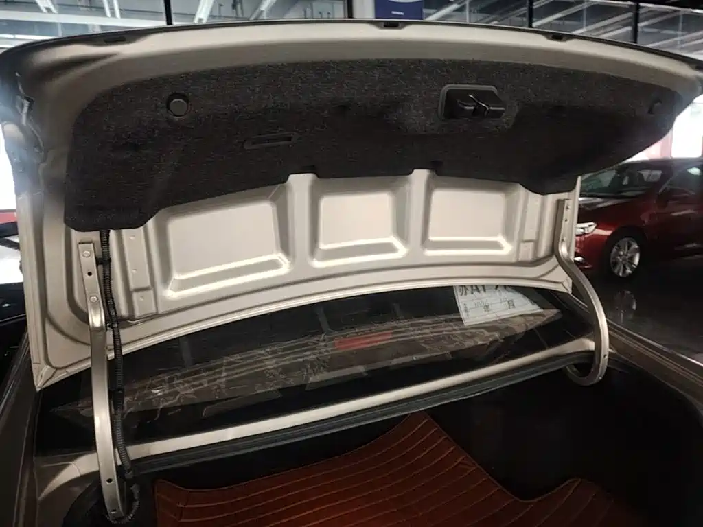 Roewe 360 — миниатюра 19