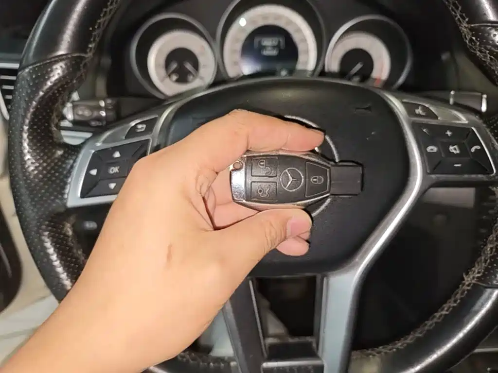 Mercedes-Benz E-Class (Import) — миниатюра 9