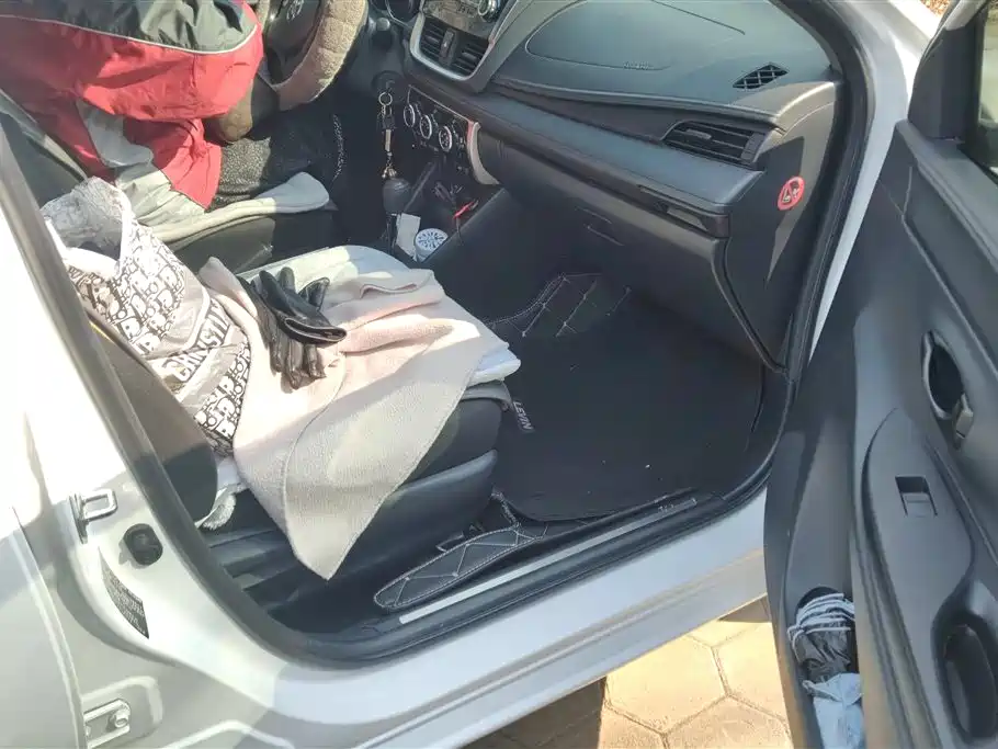 TOYOTA YARIS L ZHIXUAN