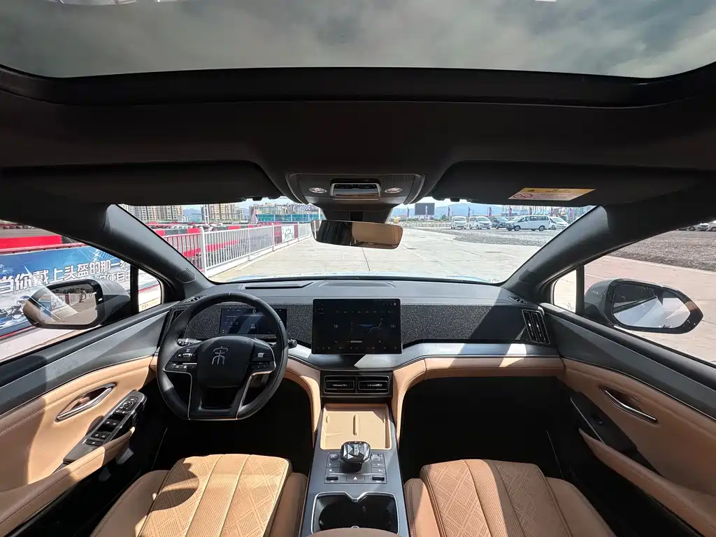 BYD L DM-i — миниатюра 9