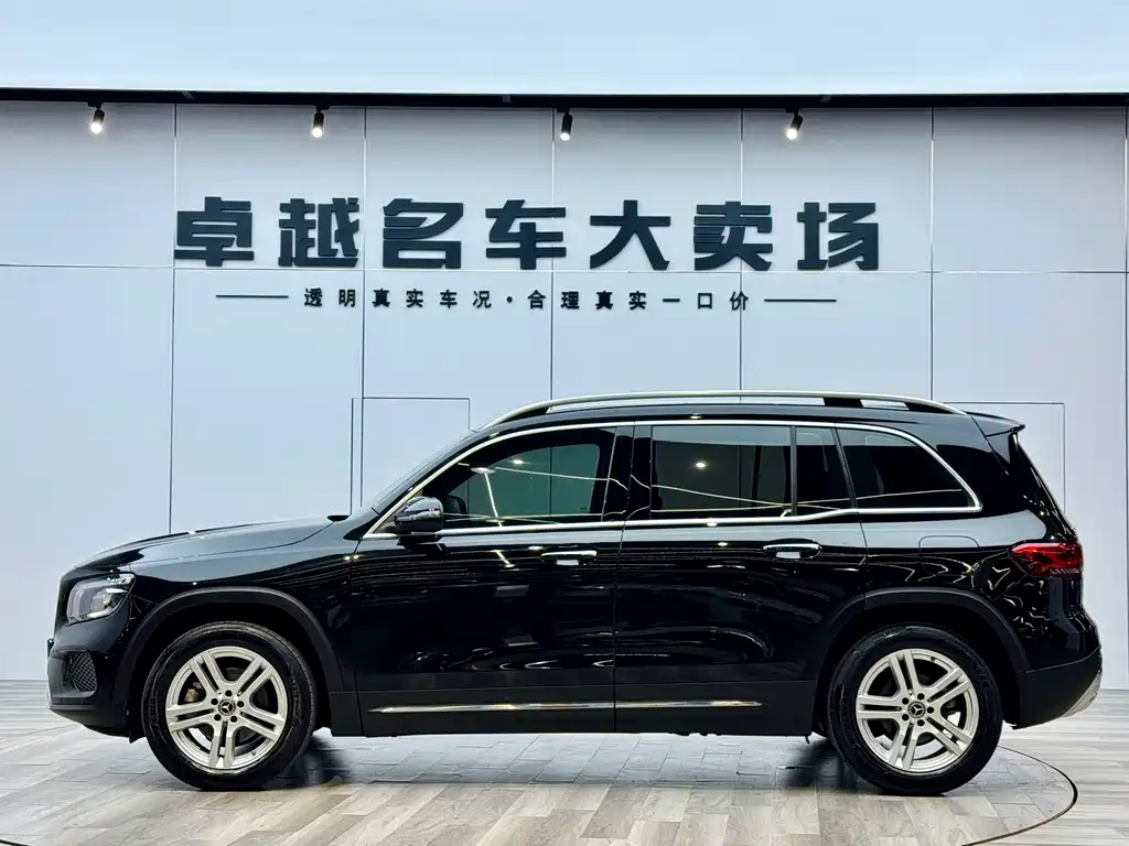 MERCEDES-BENZ GLB