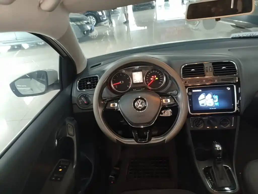 Volkswagen Polo — миниатюра 11