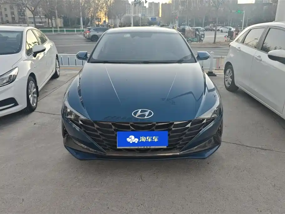HYUNDAI ELANTRA