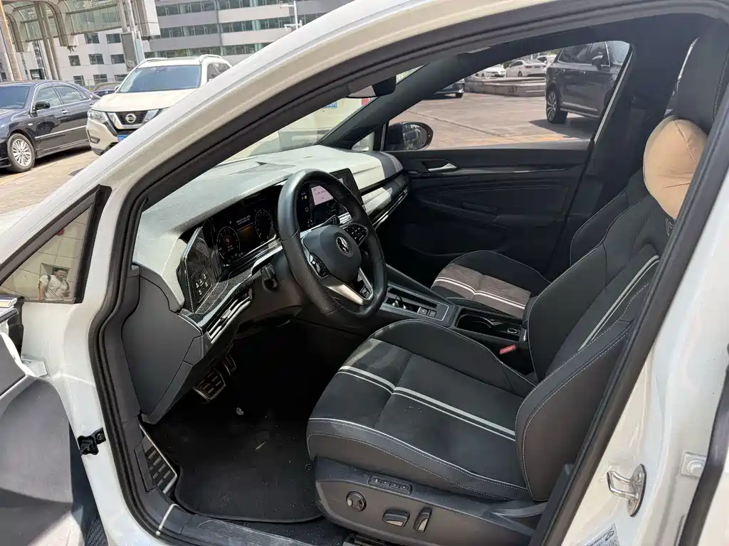 Volkswagen Golf — миниатюра 2