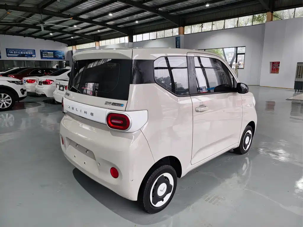 Wuling MINIEV — миниатюра 6