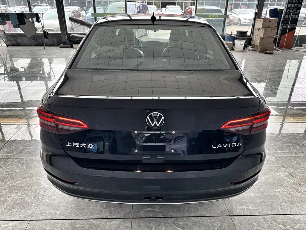 Volkswagen Lavida — миниатюра 5