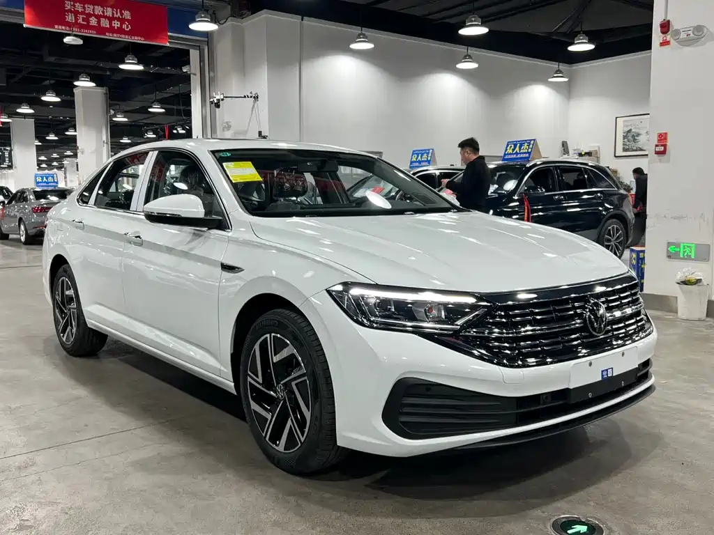 Volkswagen Sagitar 2025 300TSI DSG