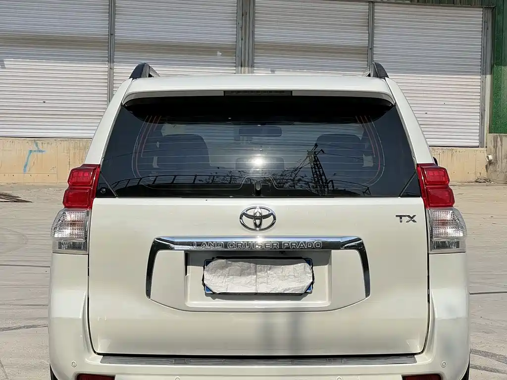 Toyota Land Cruiser Prado 2010 2.7L AT Standard
