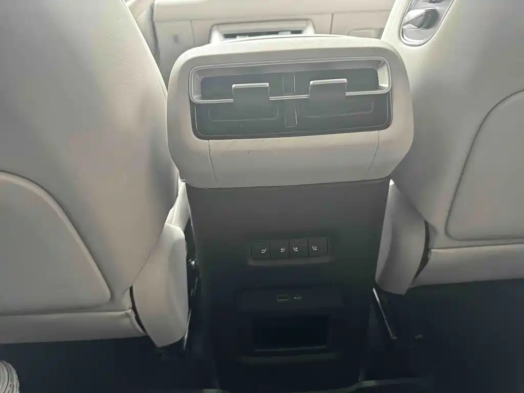 BYD Tang L — миниатюра 12