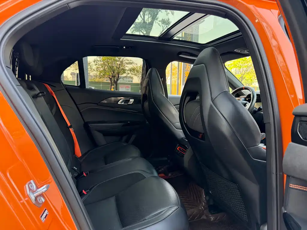 LYNK & CO. 02 HATCHBACK