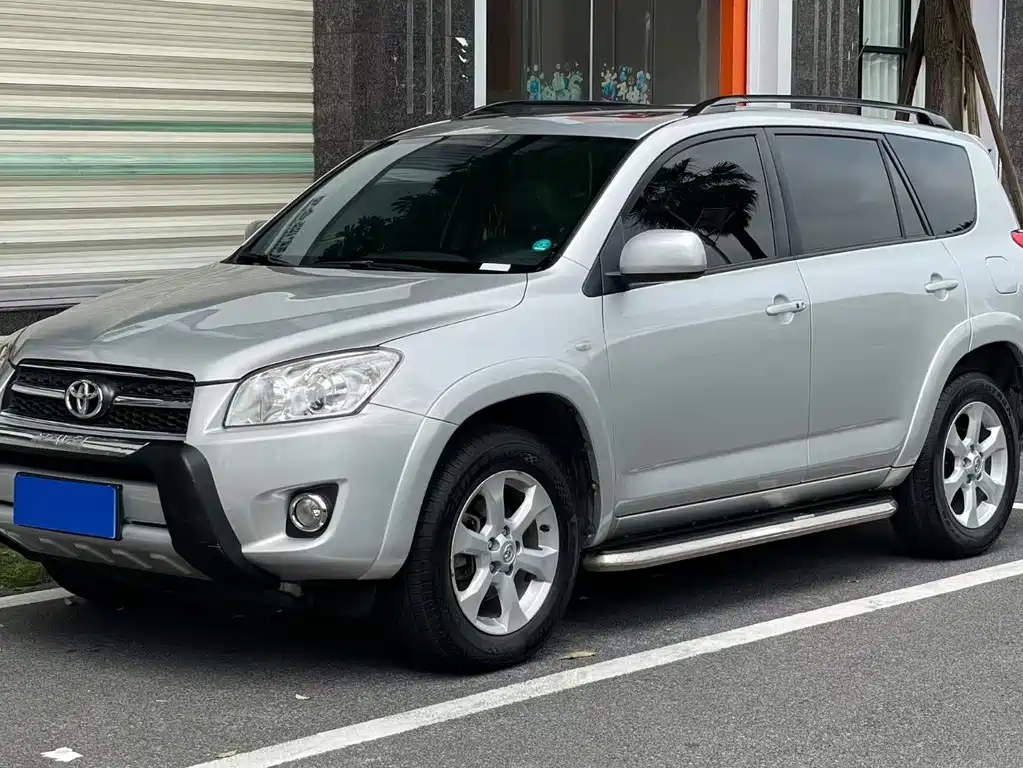 Купить Toyota RAV4