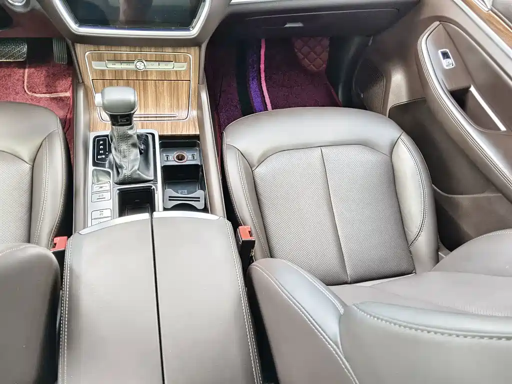 Roewe RX8 — миниатюра 7