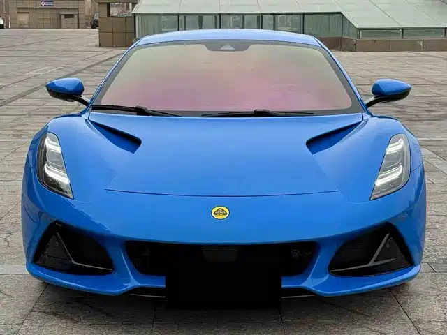 LOTUS SPORTS CAR EMIRA 2025