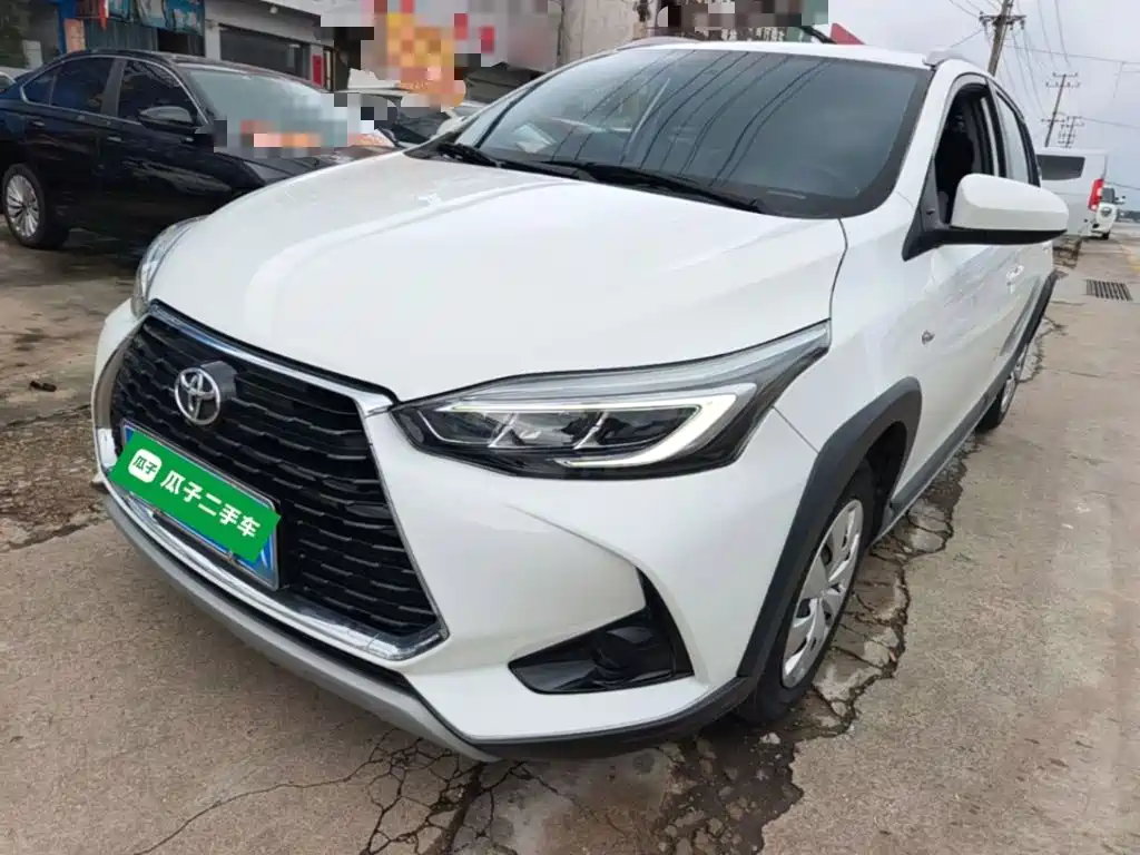 Toyota Yaris L — миниатюра 2